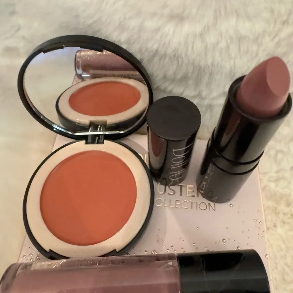 DOLL 10 BLOCKBUSTER LIP AND CHEEK COLLECTION. Swagger and Stiletto. NIB